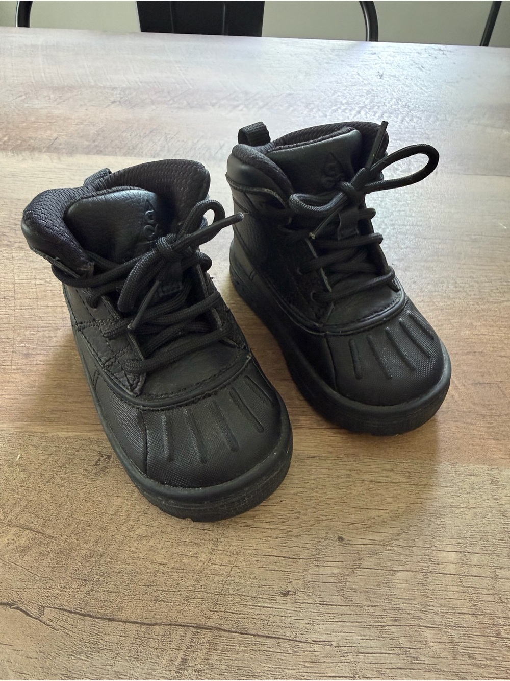 Nike Woodside 2 High ACG Black Duck Boots Toddler Size 5C